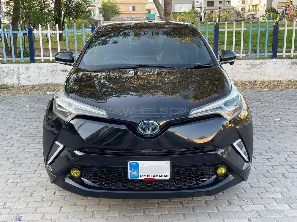 Toyota C-HR 2017 for Sale in Sahiwal Image-1