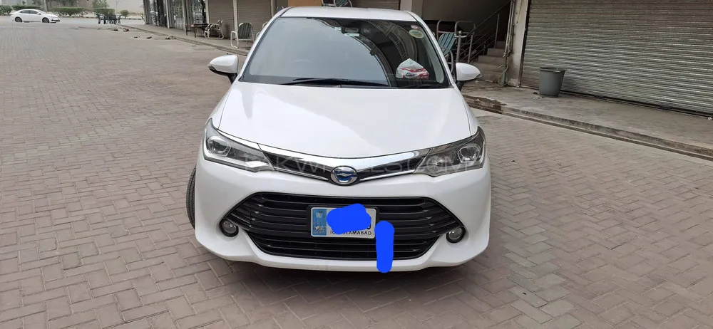 Toyota Corolla Axio 2017 for Sale in Peshawar Image-1