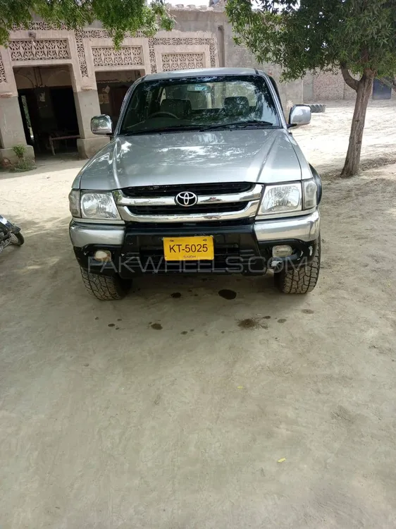 Toyota Hilux 2003 for Sale in Dera ismail khan Image-1