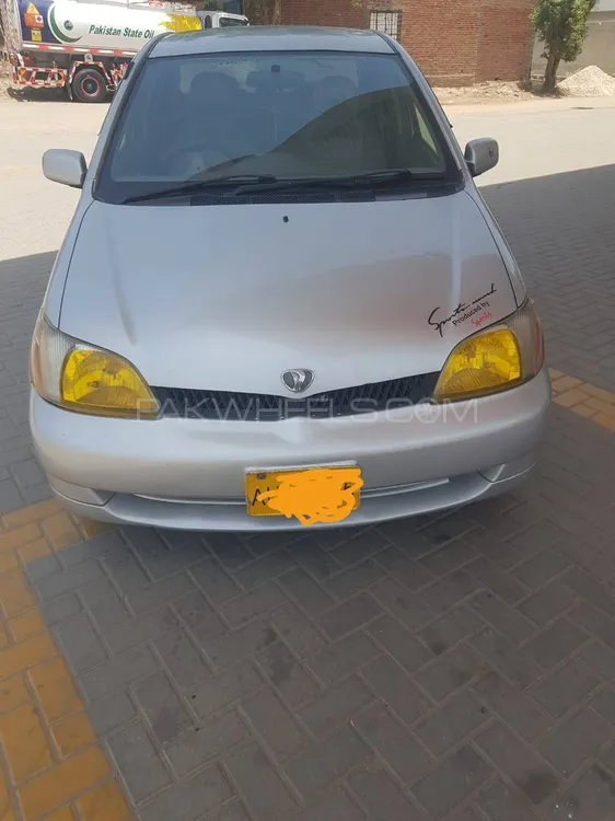 Toyota Platz 2002 for Sale in Karachi Image-1