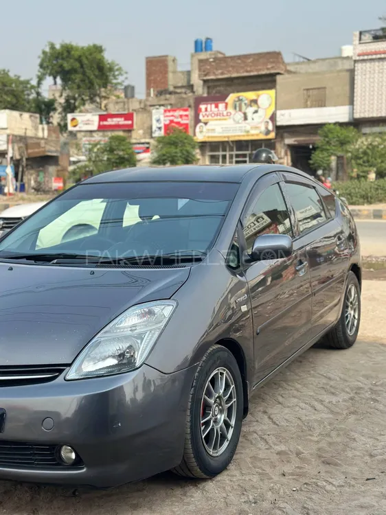 Toyota Prius 2007 for Sale in Lahore Image-1