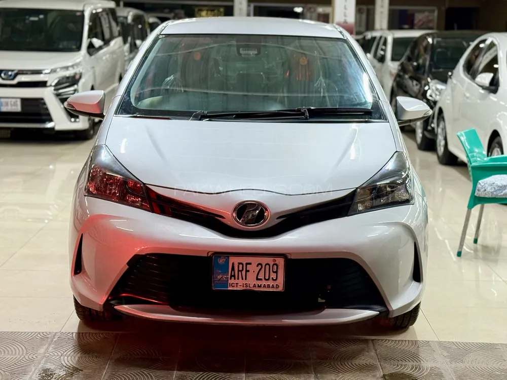 Toyota Vitz 2016 for Sale in Peshawar Image-1