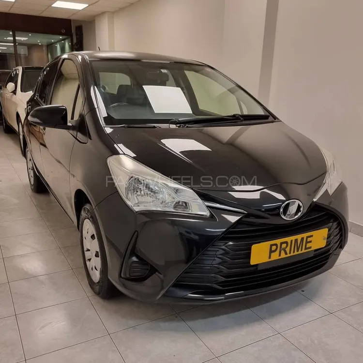 Toyota Vitz 2017 for Sale in Karachi Image-1