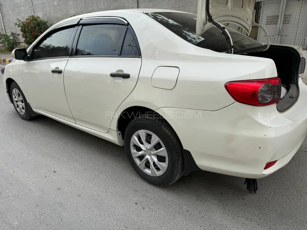 Toyota Corolla 2011 for Sale in Karachi Image-1