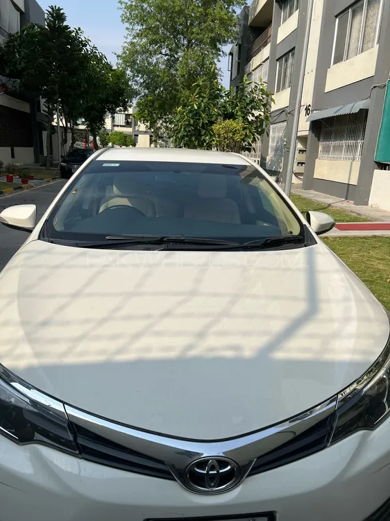 Toyota Corolla 2018 for Sale in Islamabad Image-1