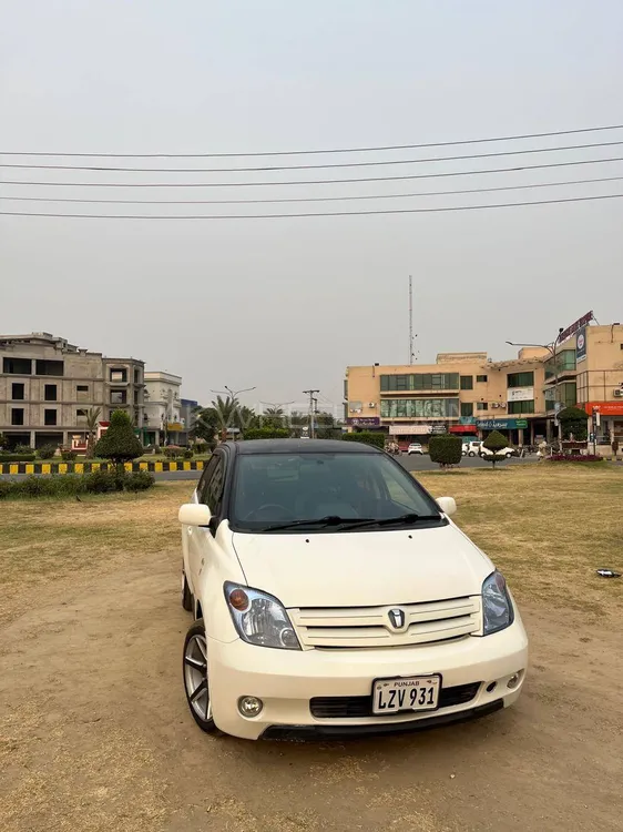 Toyota IST 2005 for Sale in Gujranwala Image-1