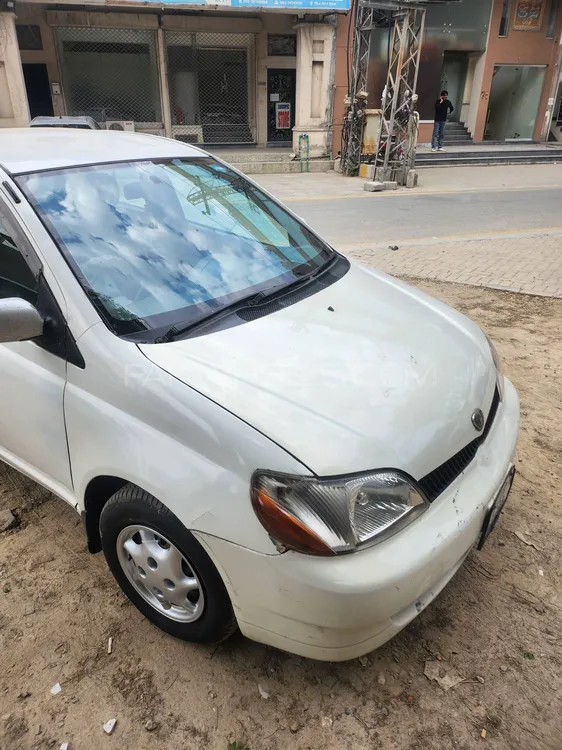 Toyota Platz 2007 for Sale in Lahore Image-1