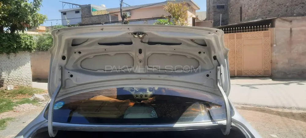 Toyota Platz 2000 for Sale in Peshawar Image-1