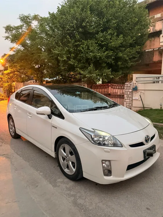 Toyota Prius 2010 for Sale in Islamabad Image-1