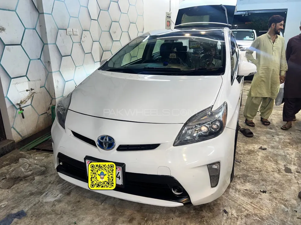 Toyota Prius 2013 for Sale in Karachi Image-1
