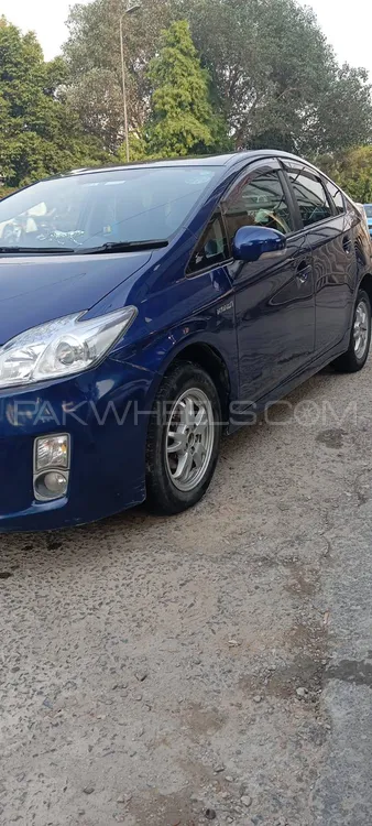 Toyota Prius 2011 for Sale in Lahore Image-1