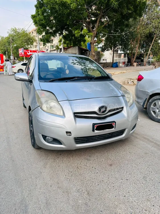 Toyota Vitz 2010 for Sale in Karachi Image-1