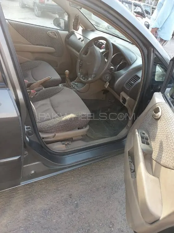 Honda City 2004 for Sale in Karachi Image-1