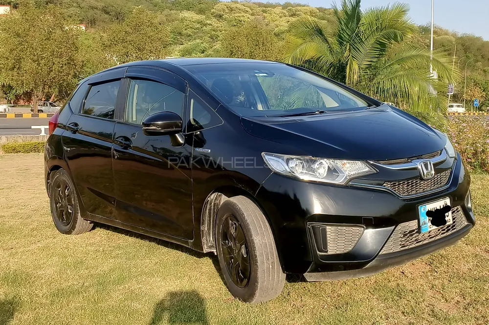 Honda Fit 2016 for Sale in Islamabad Image-1