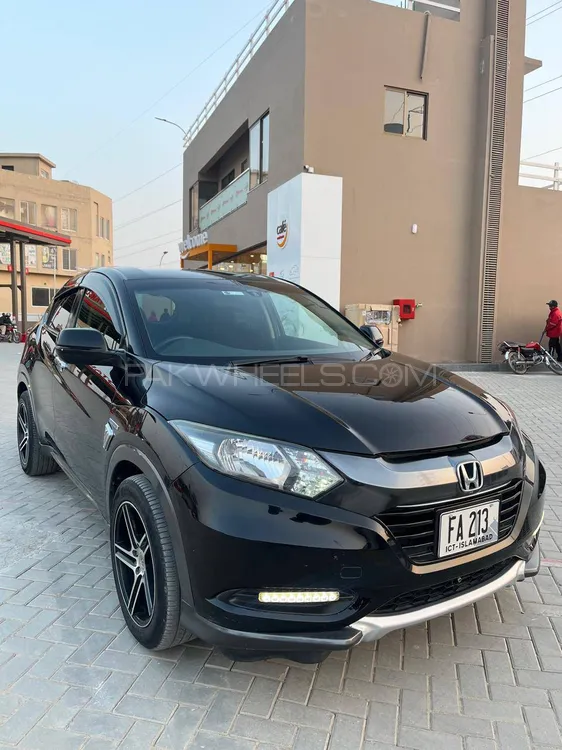 Honda Vezel 2014 for Sale in Rawalpindi Image-1