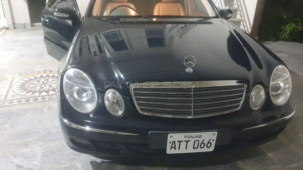 Mercedes Benz E Class 2004 for Sale in Islamabad Image-1