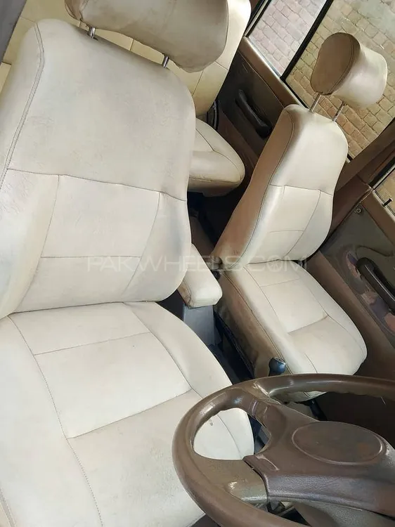 مٹسوبیشی پجیرو 1988 for Sale in فیصل آباد Image-1