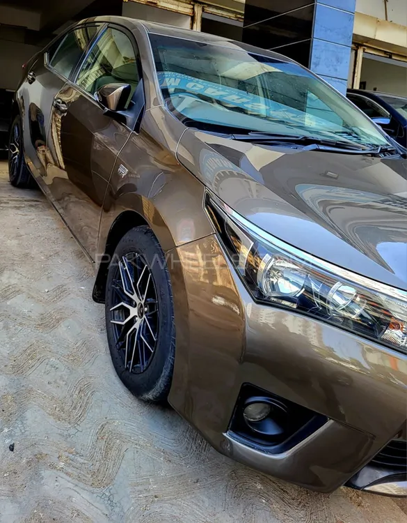 Toyota Corolla 2015 for Sale in Karachi Image-1
