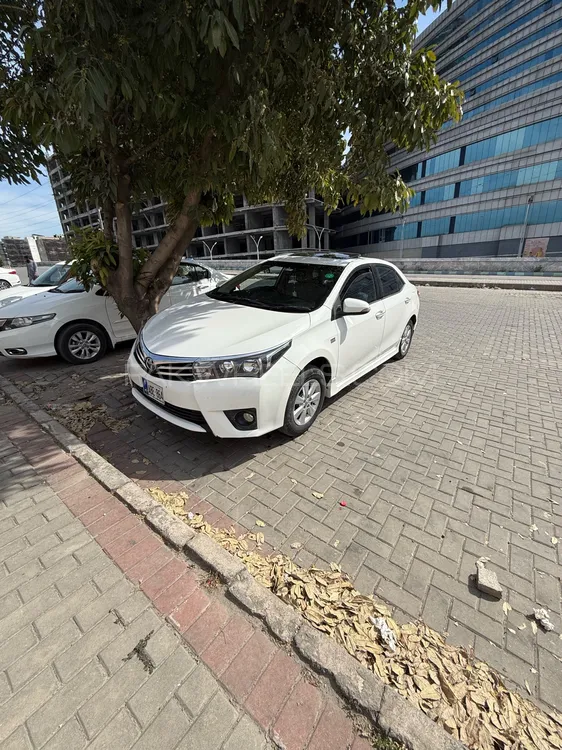 Toyota Corolla 2016 for Sale in Peshawar Image-1