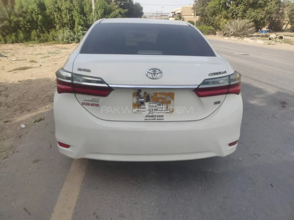 Toyota Corolla 2015 for Sale in Karachi Image-1