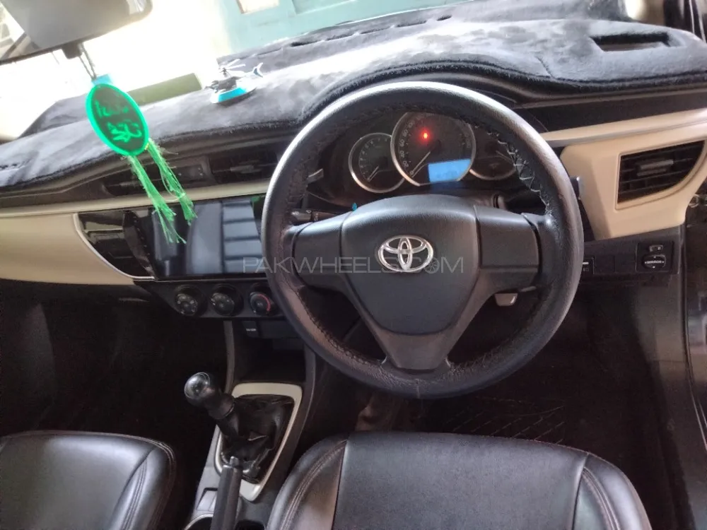 Toyota Corolla 2016 for Sale in Gujrat Image-1