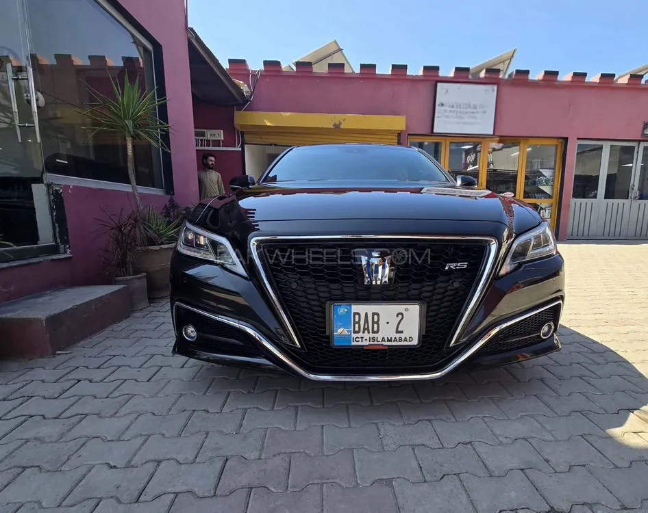 Toyota Crown 2018 for Sale in Islamabad Image-1