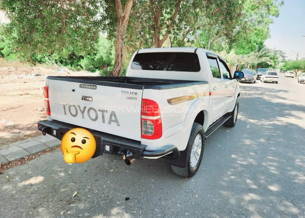 Toyota Hilux 2013 for Sale in Karachi Image-1