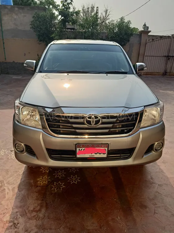 Toyota Hilux 2012 for Sale in Multan Image-1