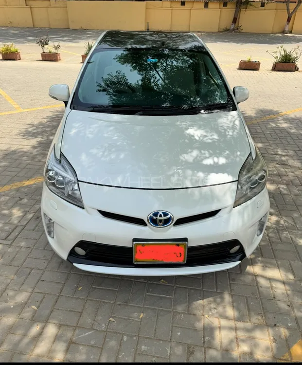 Toyota Prius 2013 for Sale in Karachi Image-1
