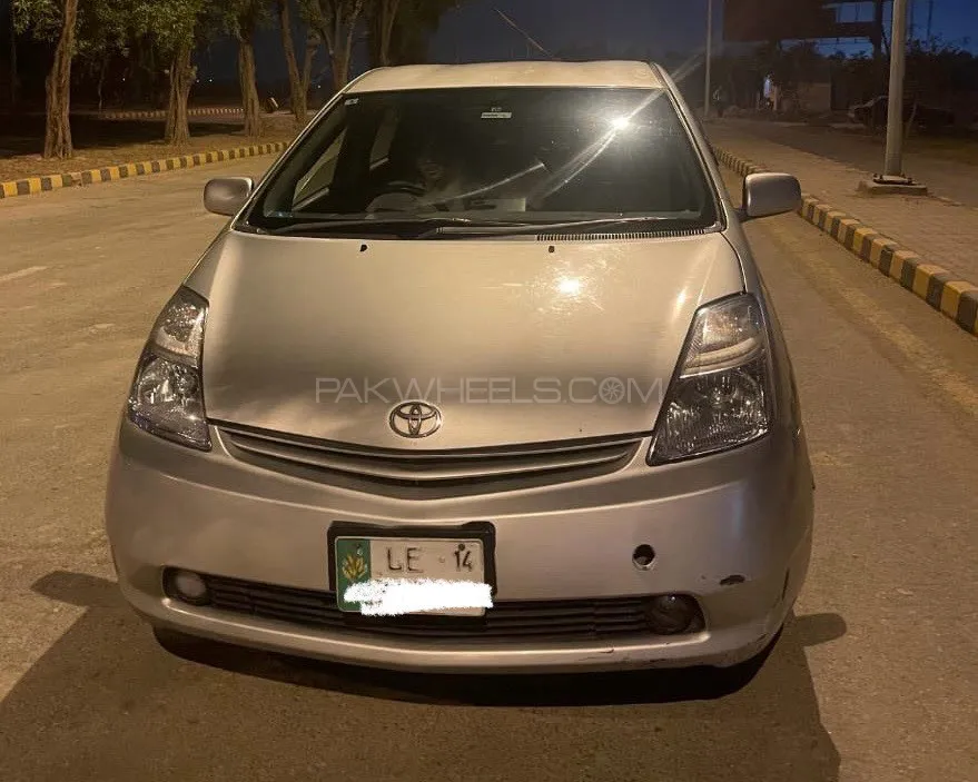 Toyota Prius 2010 for Sale in Lahore Image-1