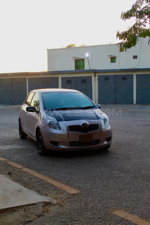 Toyota Vitz 2007 for Sale in Karachi Image-1
