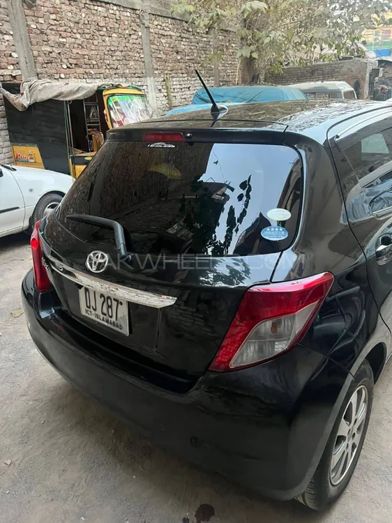 Toyota Vitz 2012 for Sale in Islamabad Image-1