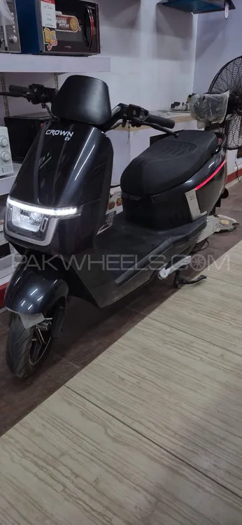 کراؤن EV Pro 2025 for Sale Image-1