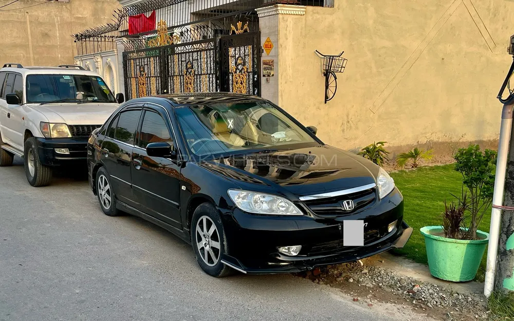 Honda Civic 2004 for Sale in Lahore Image-1