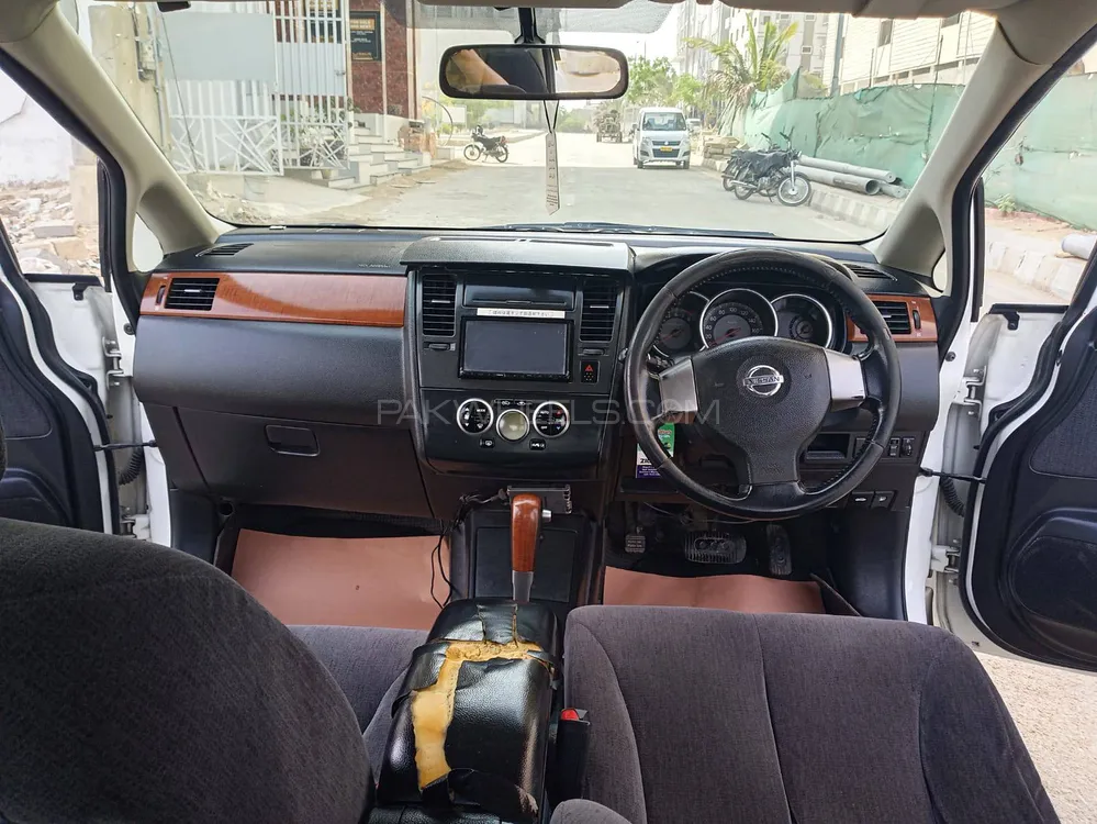 Nissan Tiida 2007 for Sale in Karachi Image-1