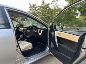 TOYOTA COROLLA GLI MANUAL 1.3 (1300cc)
Model 2019 || Registered 2019
45,000kms driven Genuine 
Toyota Authorized Dealership Maintained
Silver Color 
Right Front Fender Wheel Arch Repainted Rest 
Full Original Paint 100% Guaranteed 
Beige Interior
Manual Transmission 
Well maintained using high end products 
1st Owner
Brand New Condition 
Interior is as crispy as new 
See to believe 
READY DELIVERY 
EXCHANGE POSSIBLE WITH ANY CAR

For inspection
Available at SUPREME CARS
Plot # 151/F,Under Imam heights,Shop no.1&2, Main Khalid Bin Walid Rd, Karachi, Sindh 75400

|  Premium Cars |  Best Prices |  Optimum Performance | 
#supremecarsgang