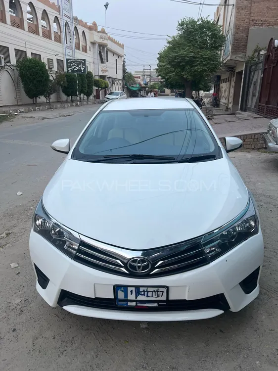 Toyota Corolla 2016 for Sale in Burewala Image-1