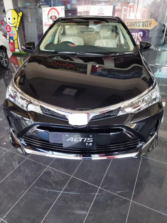 Toyota Corolla 2025 for Sale in Karachi Image-1