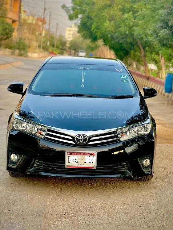 Toyota Corolla 2017 for Sale in Karachi Image-1