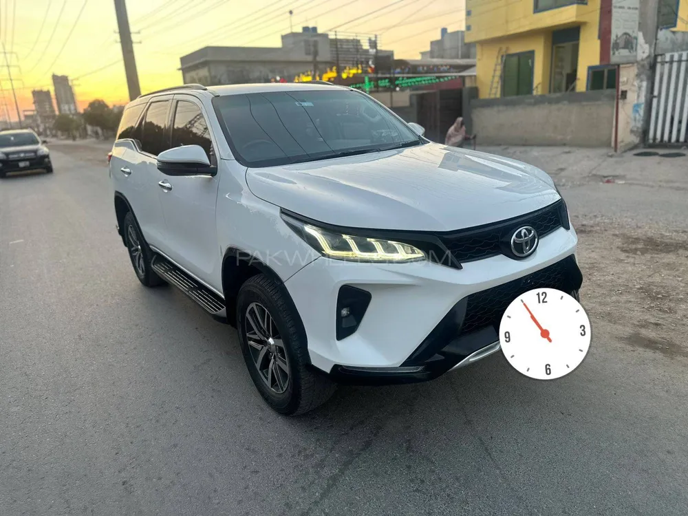 Toyota Fortuner 2017 for Sale in Lahore Image-1
