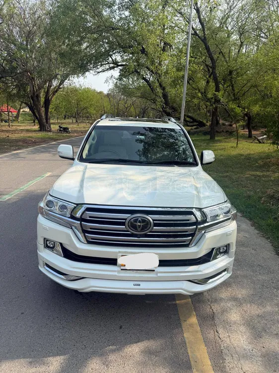 Toyota Land Cruiser 2018 for Sale in Islamabad Image-1