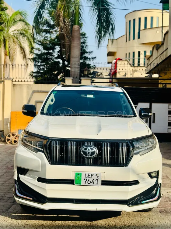 Toyota Prado 2010 for Sale in Jhelum Image-1