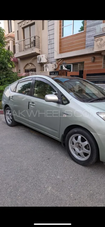 Toyota Prius 2007 for Sale in Lahore Image-1