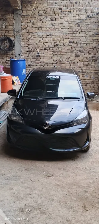 Toyota Vitz 2014 for Sale in Kohat Image-1