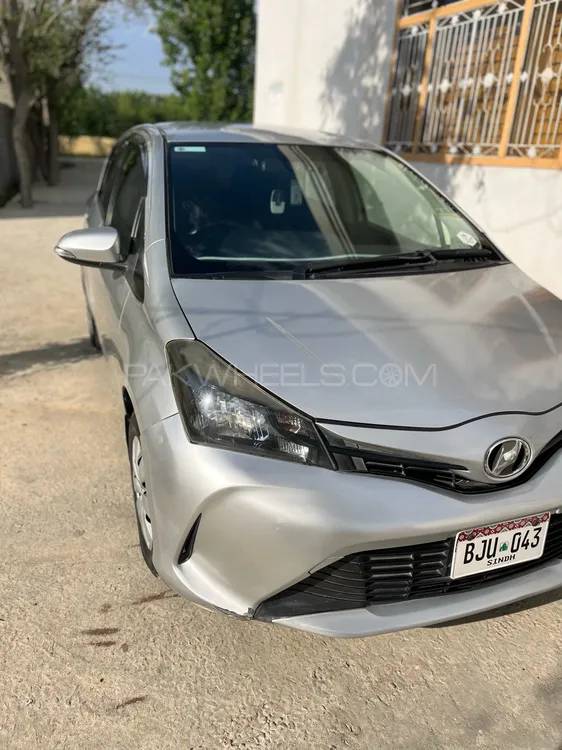 Toyota Vitz 2014 for Sale in Mardan Image-1