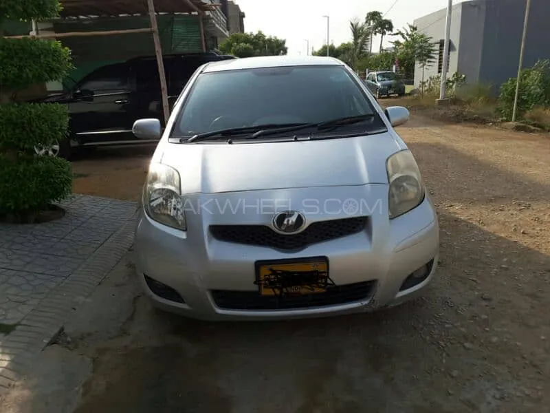 Toyota Vitz 2010 for Sale in Karachi Image-1