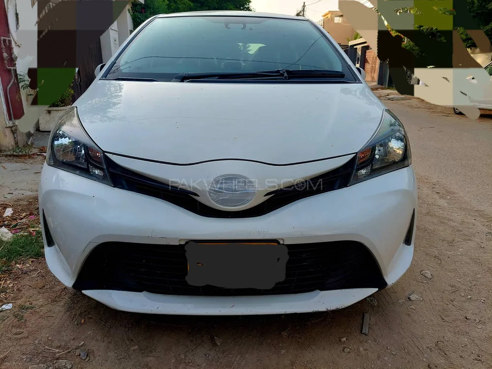 Toyota Vitz 2016 for Sale in Karachi Image-1