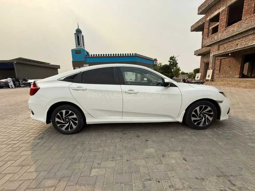 Honda Civic 2018 for Sale in Lahore Honda Civic 2018 for Sale in Lahore Image-2