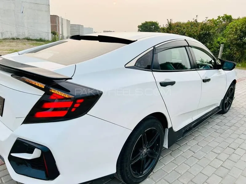 Honda Civic 2018 for Sale in Lahore Image-1