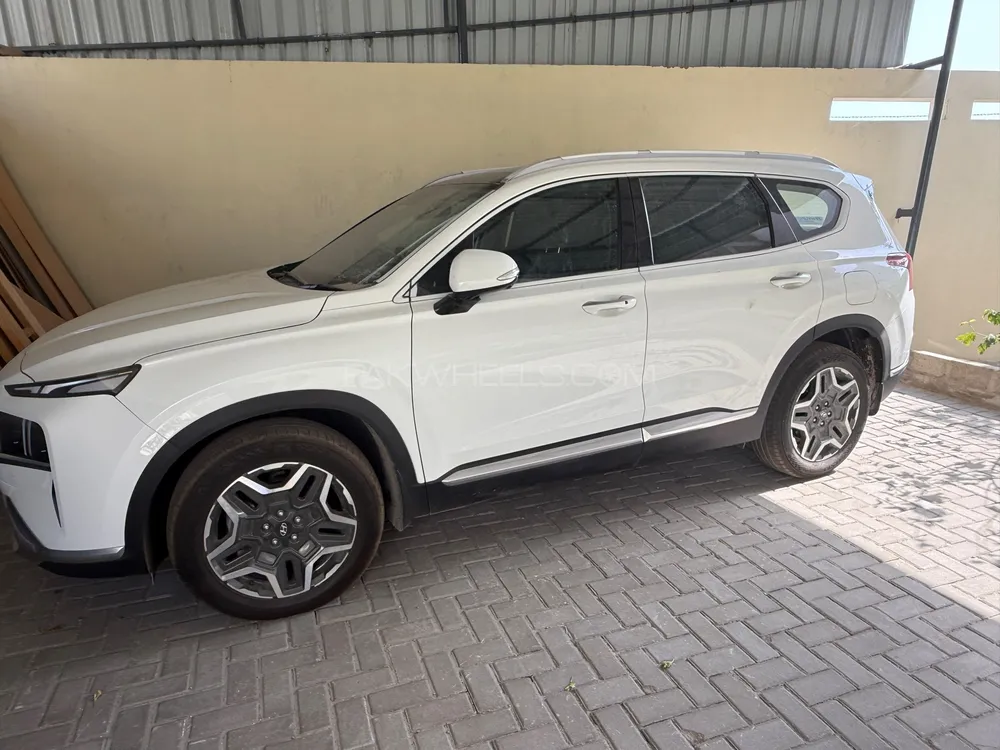 Hyundai Santa Fe 2024 for Sale in Hyderabad Image-1